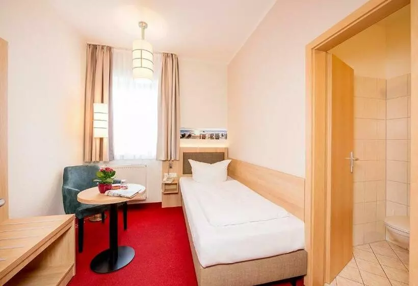 スタンダードシングルルーム, Garni Eden Hotels