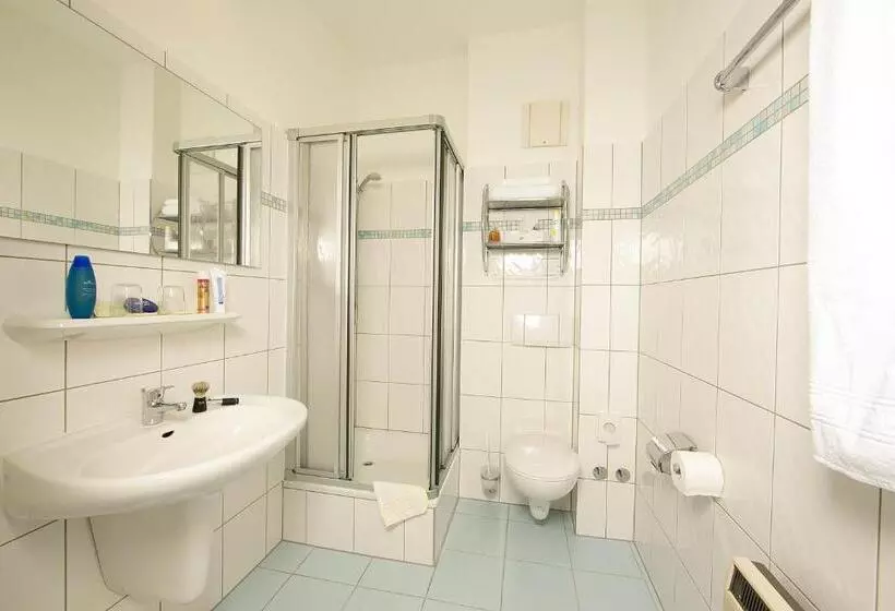 スタンダード４人部屋, Garni Eden Hotels