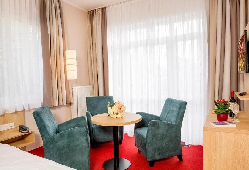 标准三人间, Garni Eden Hotels