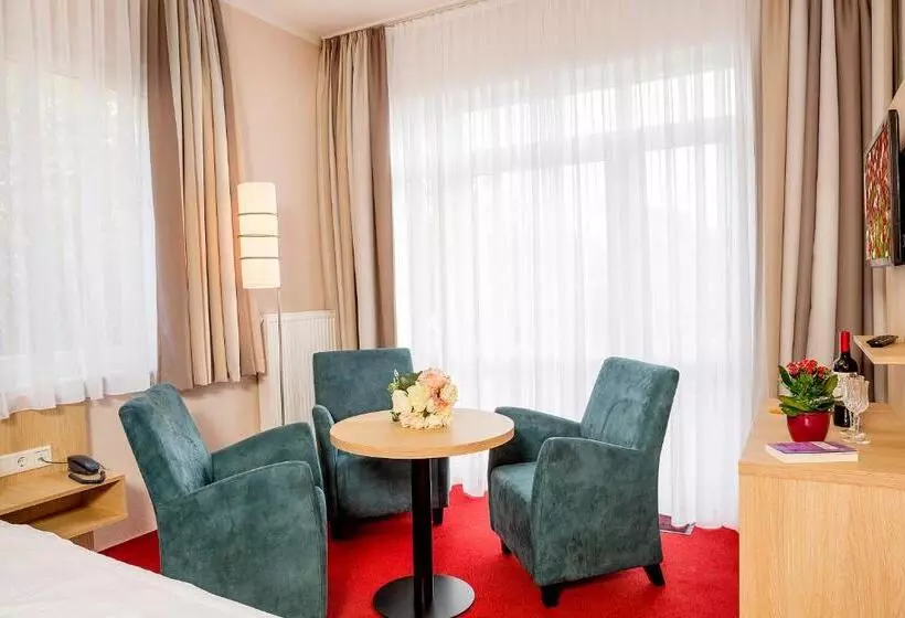 スタンダードトリプルルーム, Garni Eden Hotels