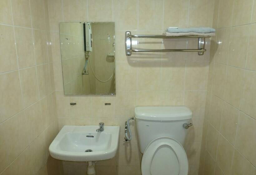 家庭间, Batu Berendam Inn