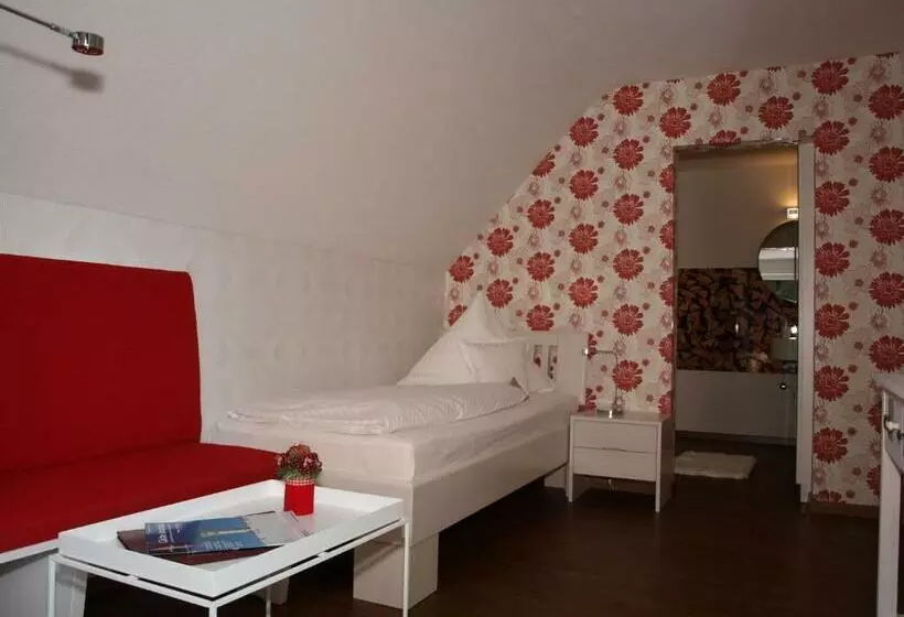 Standard Yhden Hengen Huone, Restaurant Peterle