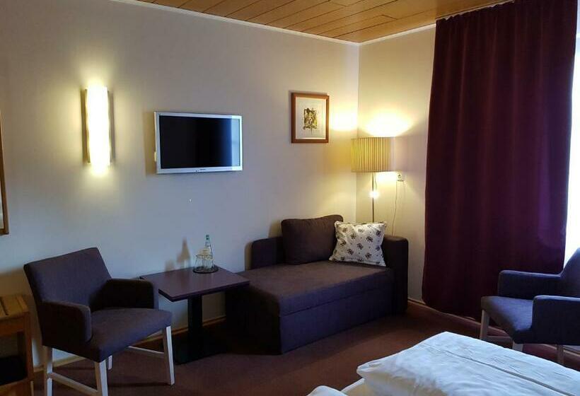 带景观的三人标准房间, Weinhotel Restaurant Klostermühle