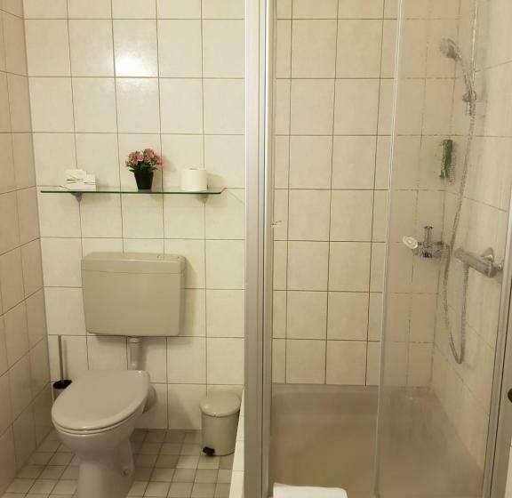 带景观的三人标准房间, Weinhotel Restaurant Klostermühle