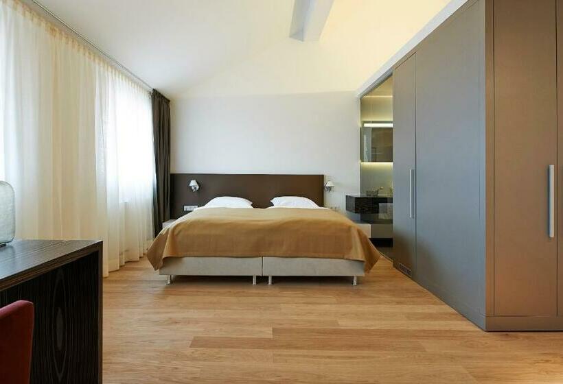 스탠다드 룸, Weinhaus Henninger