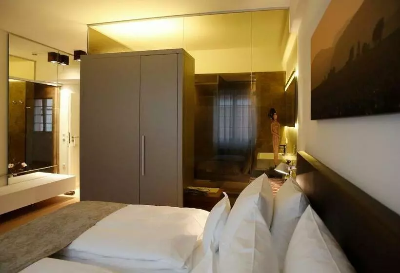Comfort room with balcony, Weinhaus Henninger