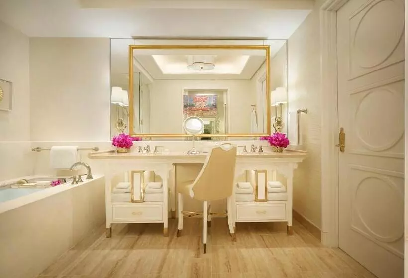 اتاق استاندارد با تخت بزرگ, Wynn Palace
