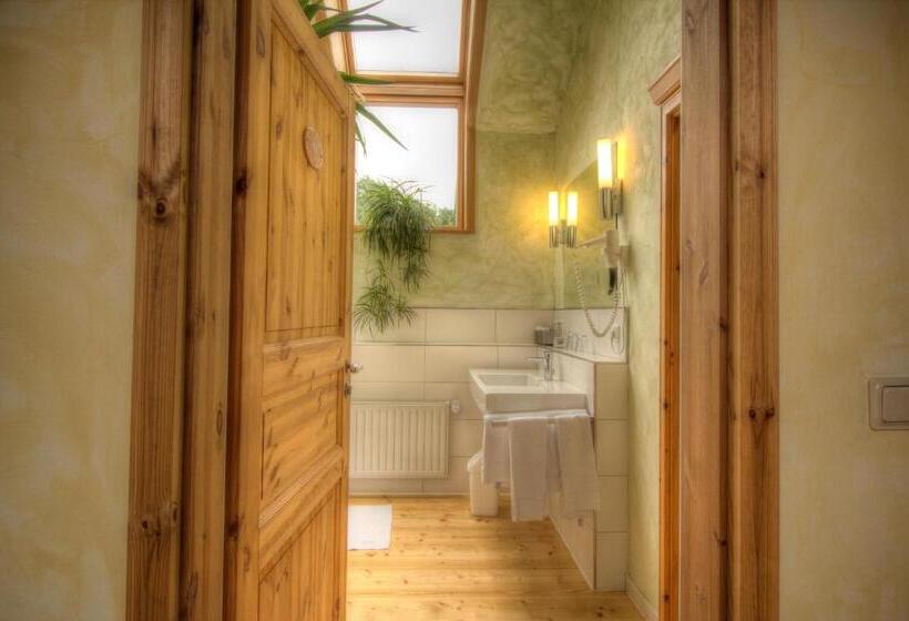 Дом 4 Спальни, Landhotel Am Rothenberg