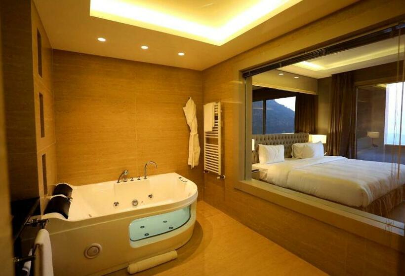 高级套房, Mist Hotel & Spa