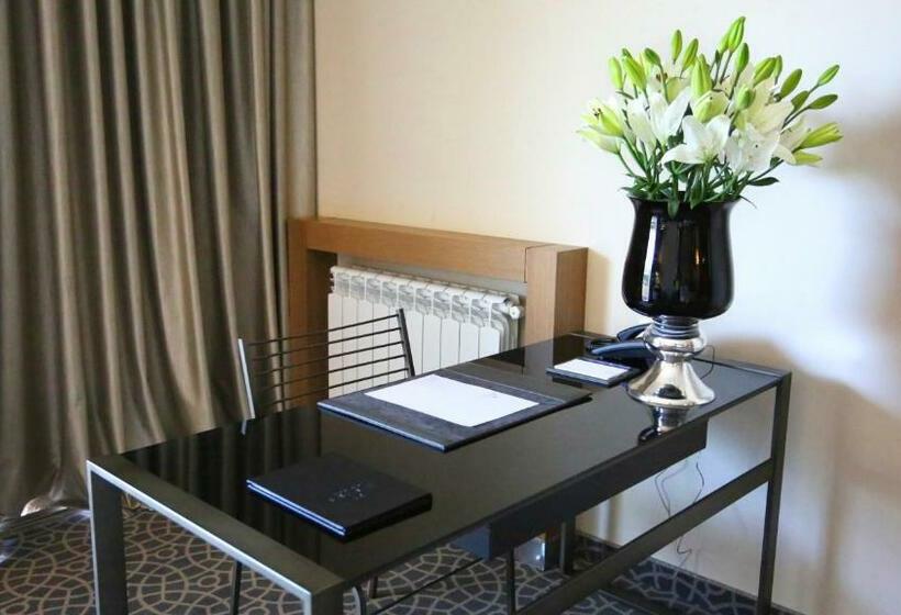 带大床的高级房间, Mist Hotel & Spa