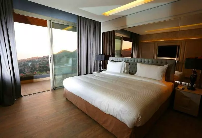 سوئیت پریمیوم, Mist Hotel & Spa
