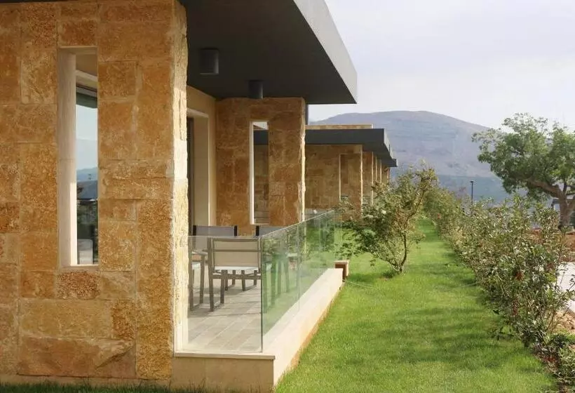 کلبه ییلاقی, Mist Hotel & Spa