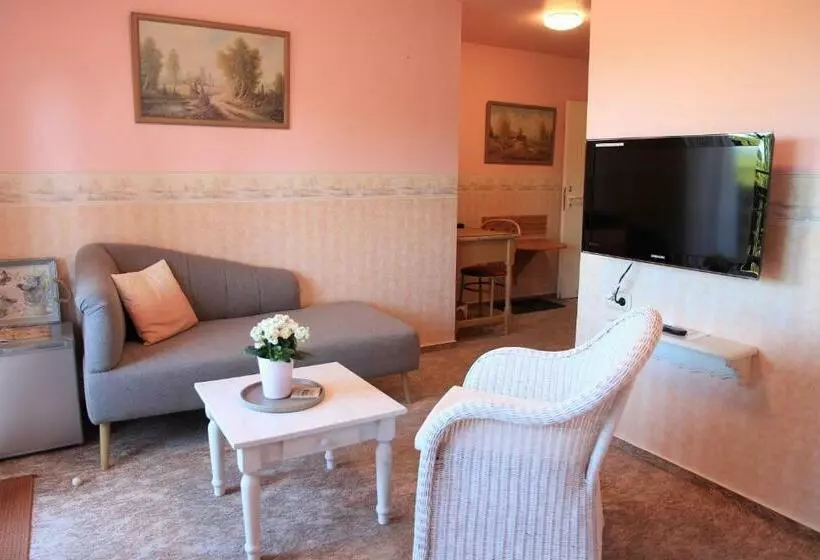 Standard-huone Parveke, Sonnenhof Damnatz  Hotel Garni