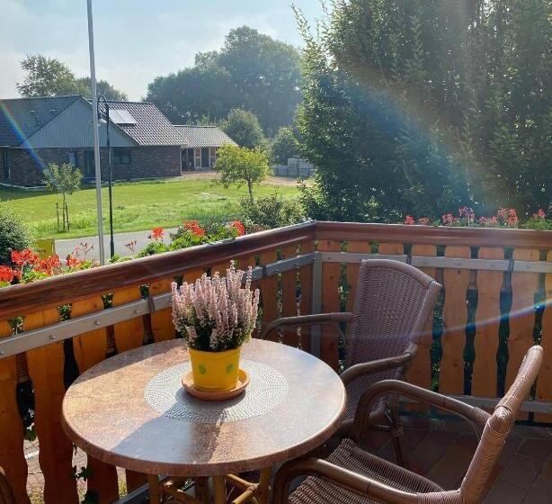 Номер Стандарт с Балконом, Sonnenhof Damnatz  Hotel Garni