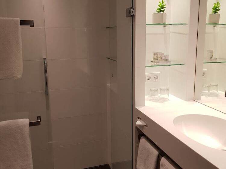 컴포트 트리플 룸, Weinhotel Restaurant Klostermühle