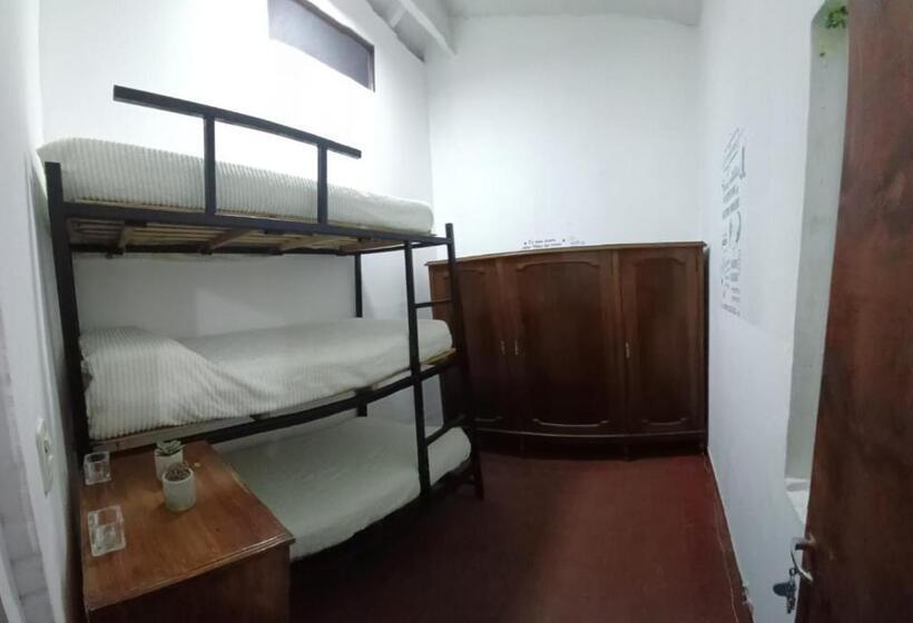 تختخواب در اتاق مشترک, Home Sweet Hospedaje Temporal