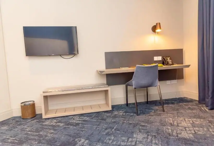 Standard Kolmen Hengen Huone, اخيار المحبس