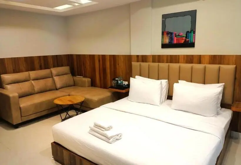 Superior-huone King-vuode, Avenue Suites Near International Airport Bangalore