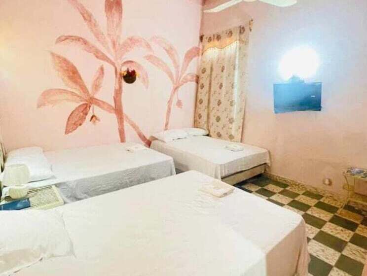 اتاق استاندارد سه نفره, Bless