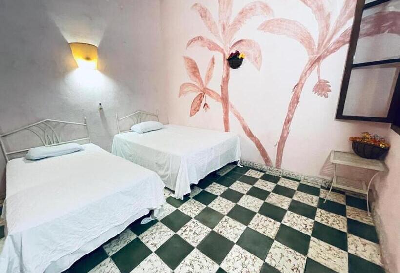 اتاق لوکس, Bless