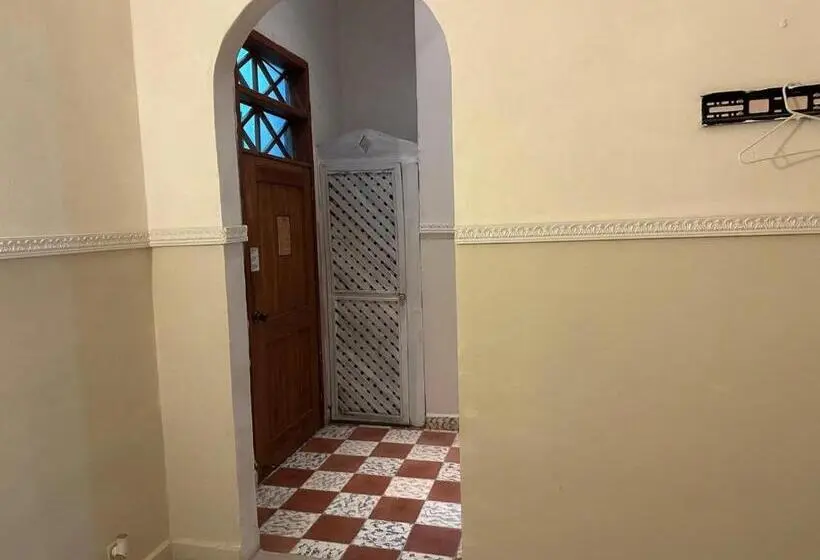 اتاق لوکس, Bless