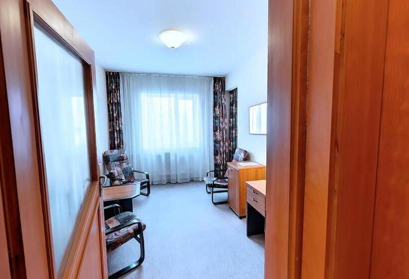 침실 1개 아파트, Klub