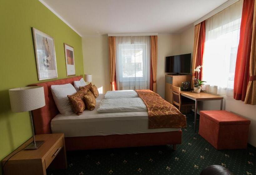 غرفة بيزنس, Kreuzwirt