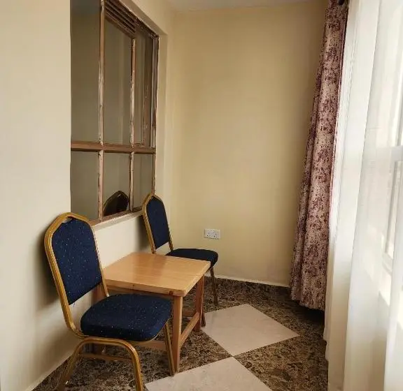 سوییت اجرایی, Clavina