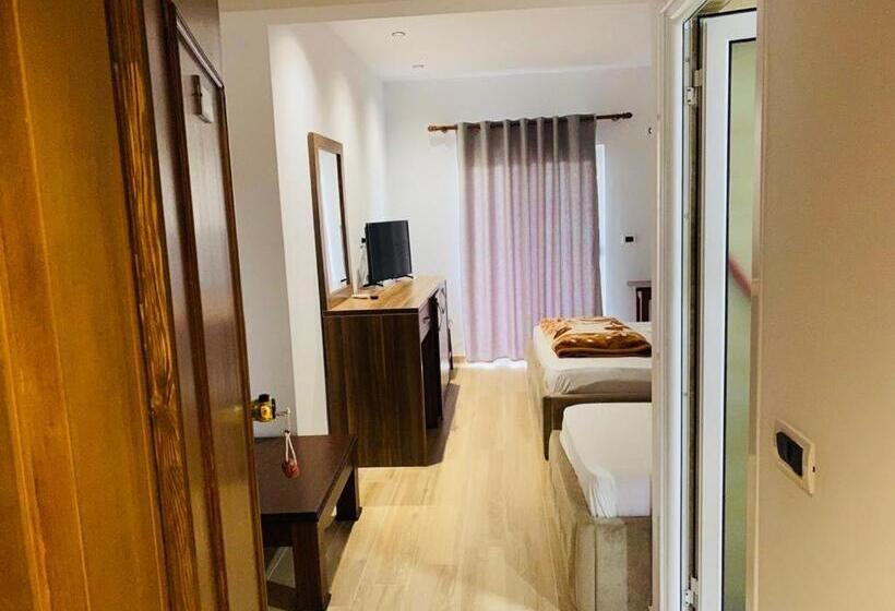 חדר משפחתי נוף לים, Alba-gert