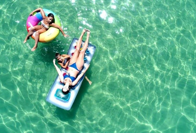 חדר משפחתי נוף לים, Alba-gert