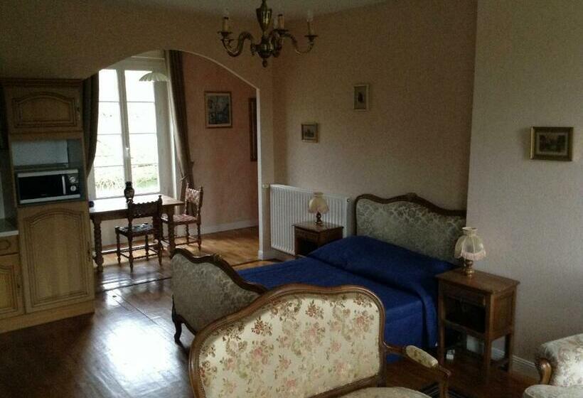 ガーデンビュースイート, Chateau Des Chevaliers De Grand Tonne