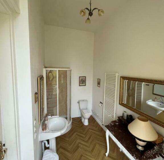 デラックスルーム, Chateau Des Chevaliers De Grand Tonne