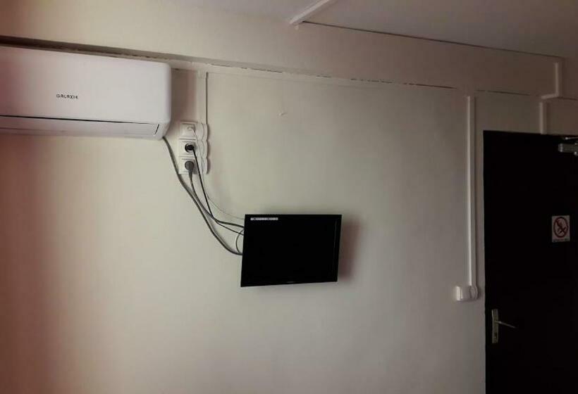 اتاق استاندارد با سرویس بهداشتی مشترک, Du Centre