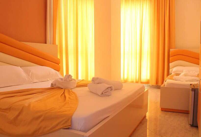 חדר סטנדרט לשלושה עם נוף צדדי לים, Garden