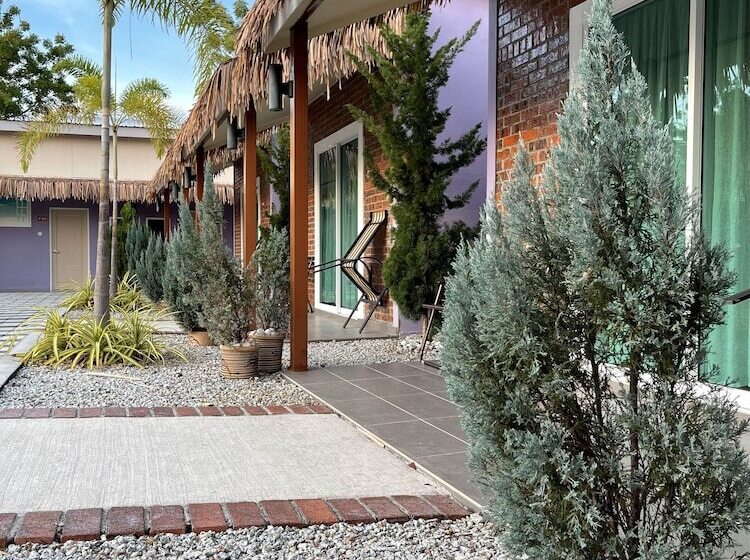 Бунгало с видом на бассейн, Lavigo Resort