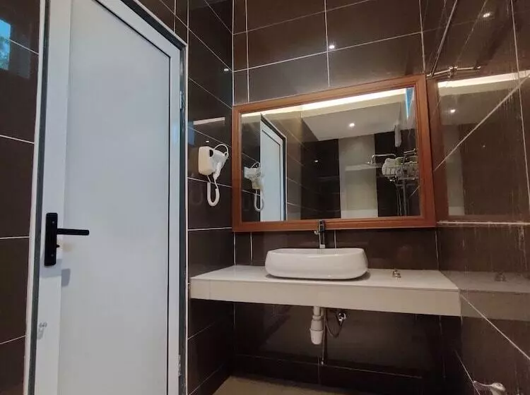 Superior Kolmen Hengen Huone, Lavigo Resort
