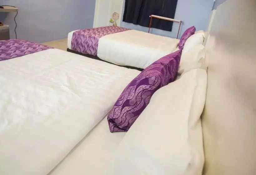 Perhehuone Allasnäkymä, Lavigo Resort