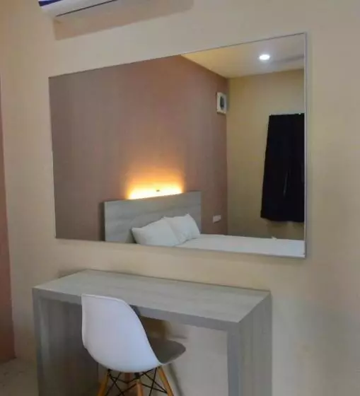 Deluxe-huone Allasnäkymä, Lavigo Resort