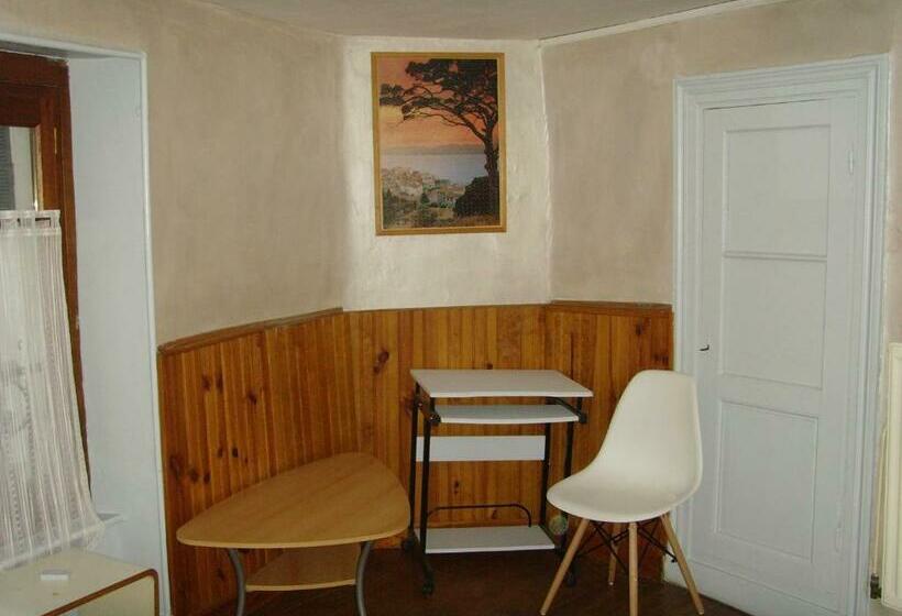 스탠다드 룸, Le Bravard