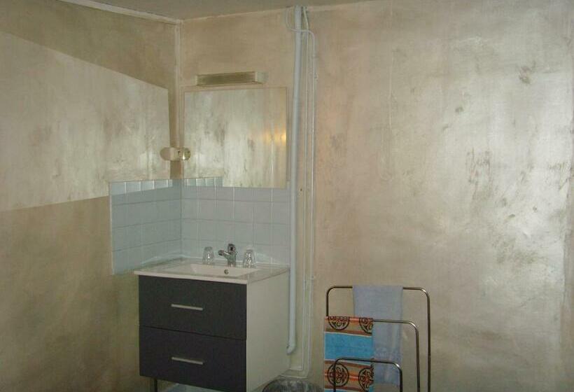 스탠다드 룸, Le Bravard