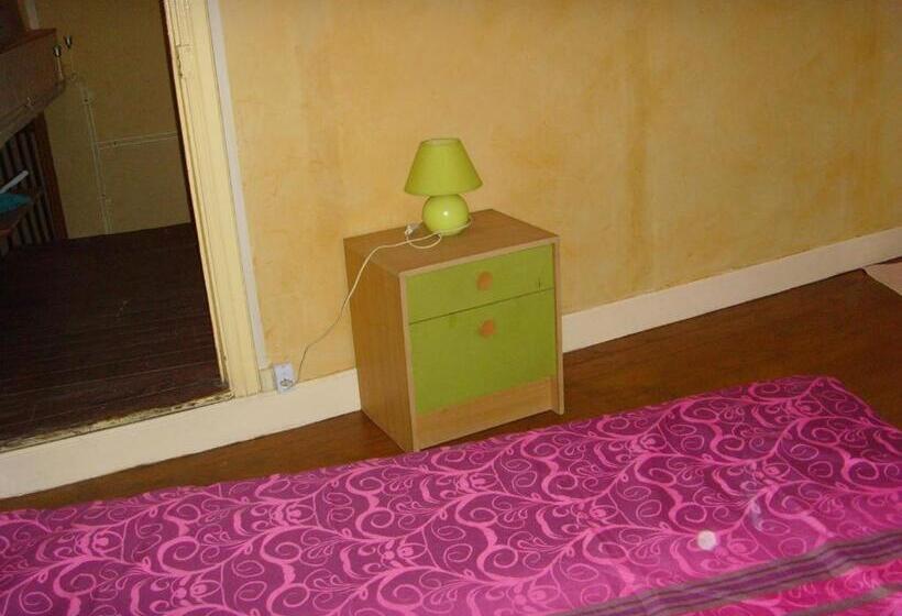 스탠다드 룸, Le Bravard