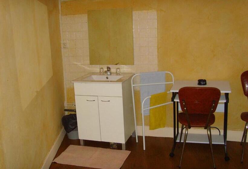 스탠다드 룸, Le Bravard