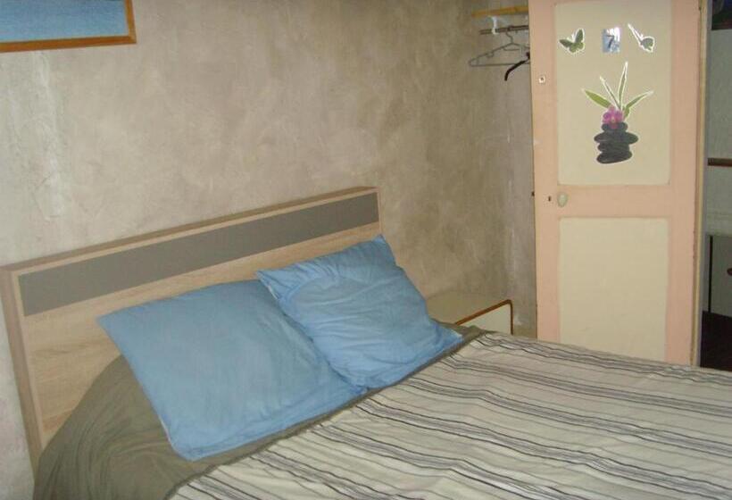 스탠다드 룸, Le Bravard