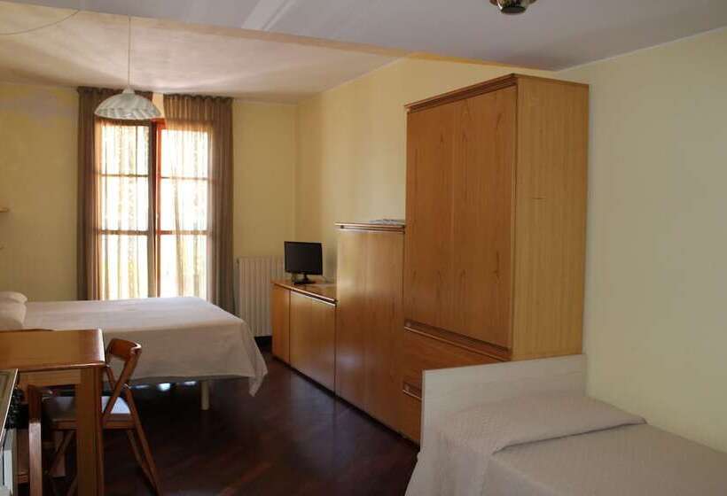 غرفة قياسية ثلاثية, Ristorante Vapore