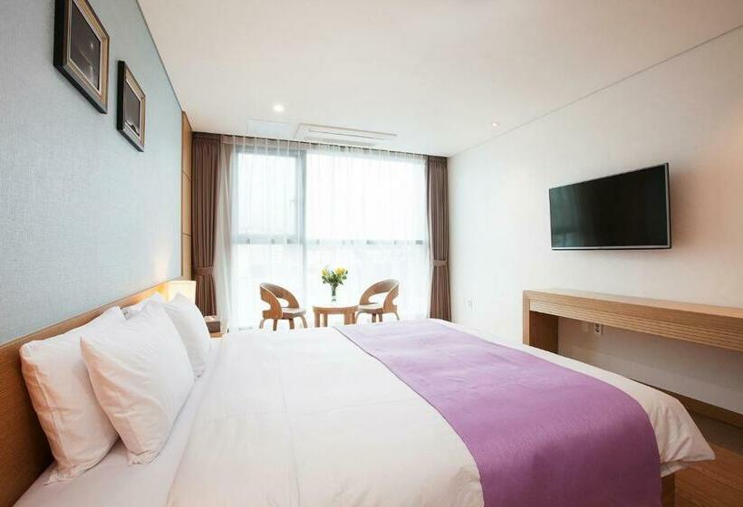 غرفة ديلوكس مطلّة علي البحر, Youus