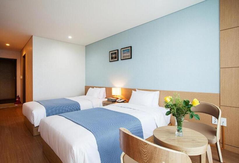 غرفة ديلوكس مطلة على الجبل, Youus