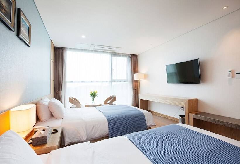 غرفة ديلوكس مطلة على الجبل, Youus