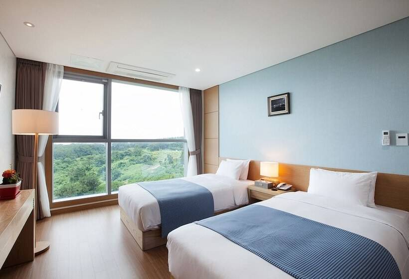 غرفة ديلوكس مطلة على الجبل, Youus