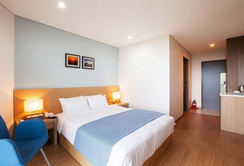 غرفة ديلوكس مطلّة علي البحر, Youus