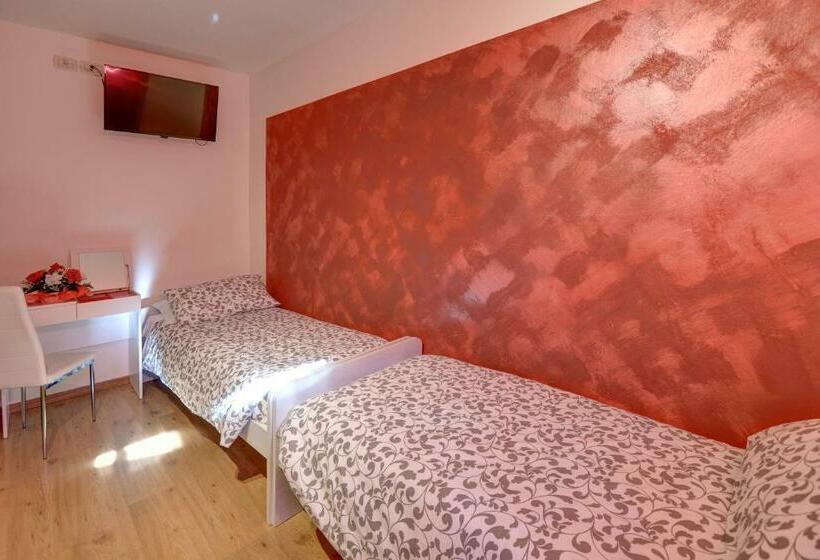 スタンダードルーム, Dal Rosso